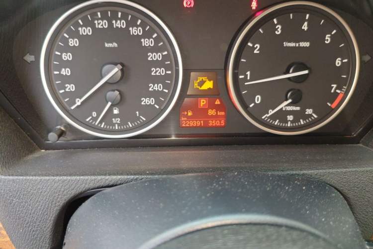 Used BMW X5 2011 xDrive35i Luxury Model Odometer Close Up