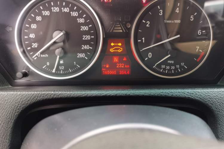 Used BMW X5 2011 xDrive35i Leading Model Odometer Close Up