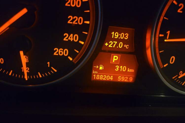 Used BMW X5 2011 xDrive35i Leading Model Odometer Close Up
