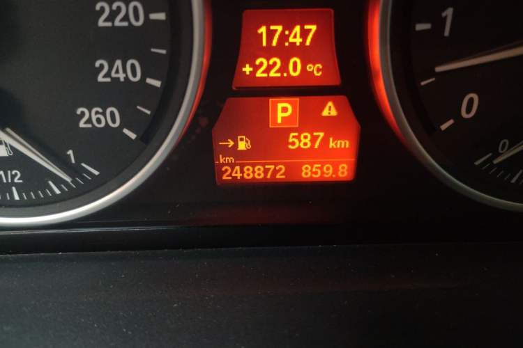 Used BMW X5 2011 xDrive35i Luxury Model Odometer Close Up