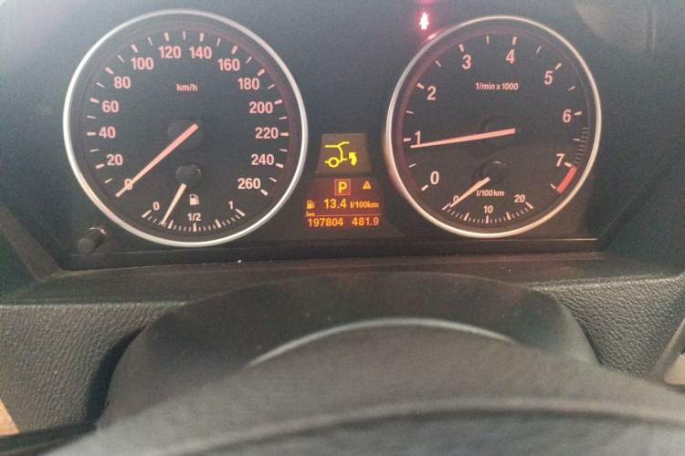 Used BMW X5 2011 xDrive35i Luxury Model Odometer Close Up