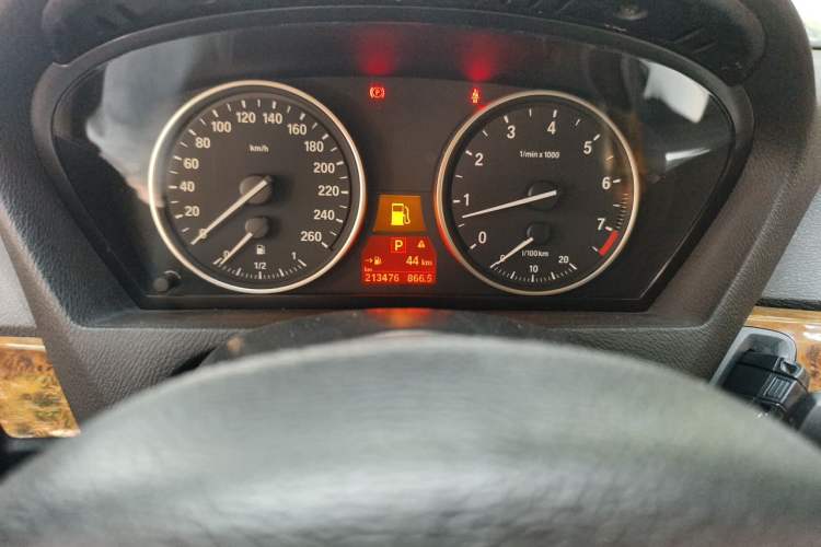 Used BMW X5 2011 xDrive35i Leading Model Odometer Close Up