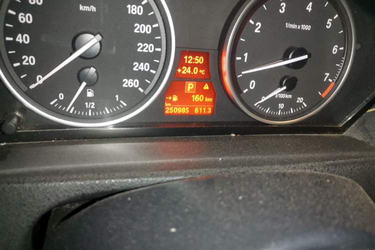 Used BMW X5 2011 xDrive35i Leading Model Odometer Close Up