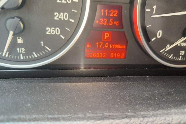 Used BMW X5 2011 xDrive35i Luxury Edition Odometer Close Up
