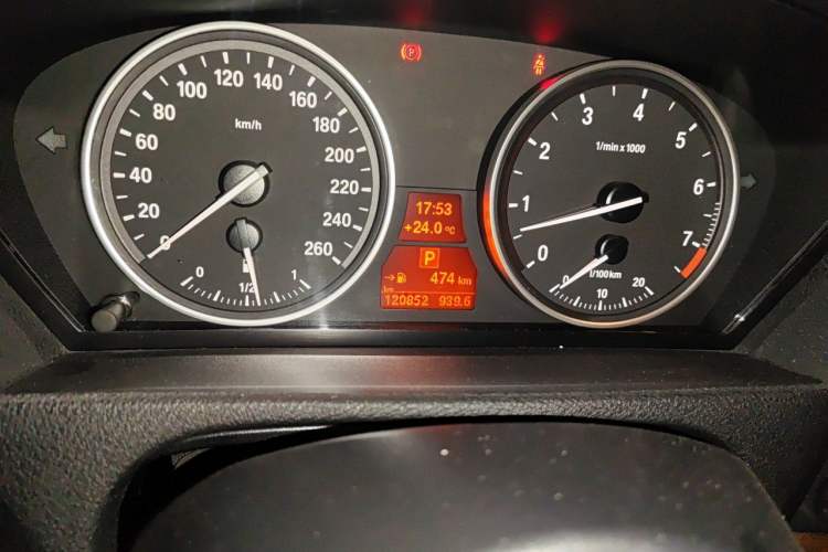 Used BMW X5 2011 xDrive35i Luxury Model Odometer Close Up