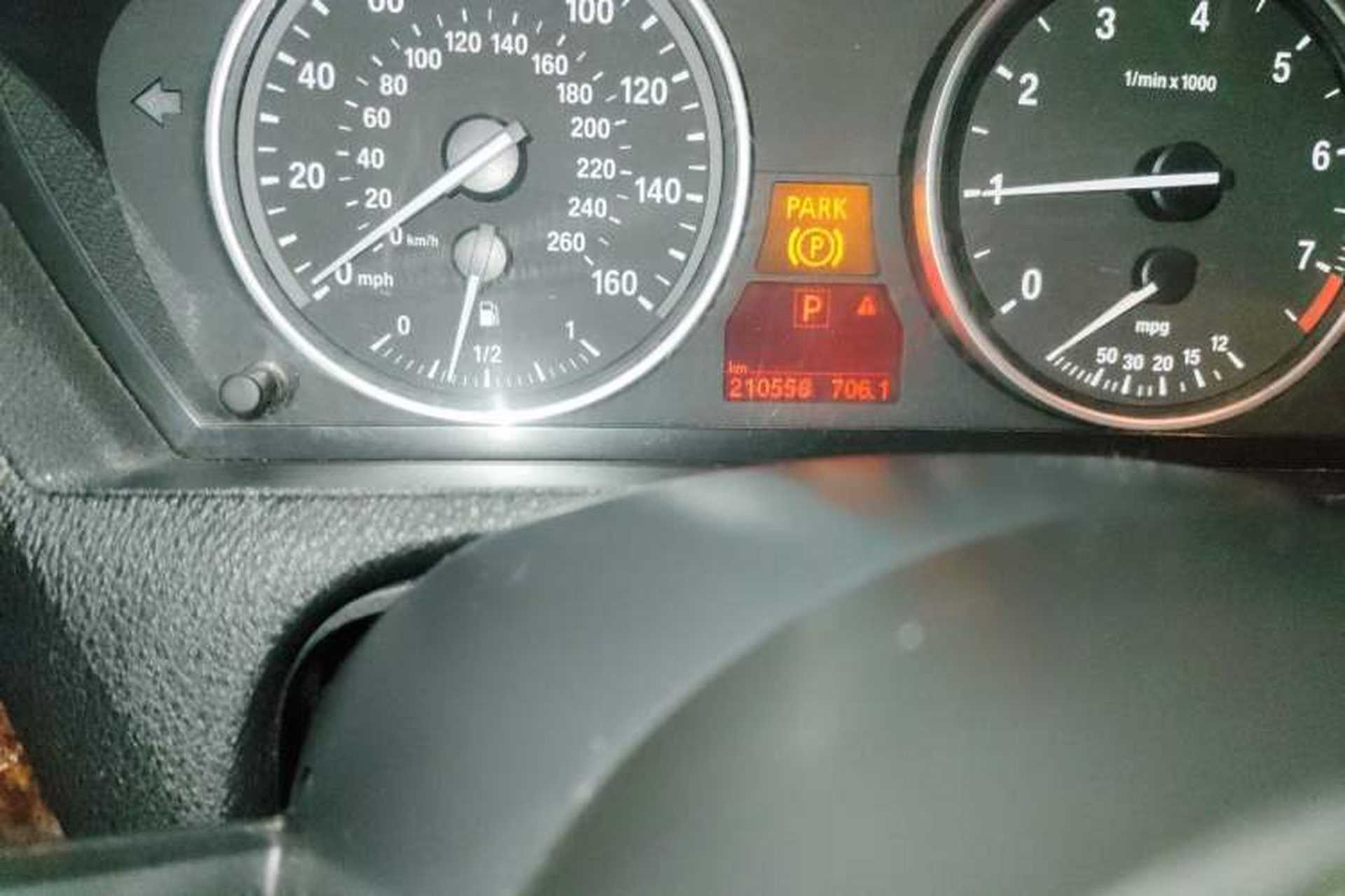 Used BMW X5 2011 xDrive35i U.S. specification Odometer Close Up