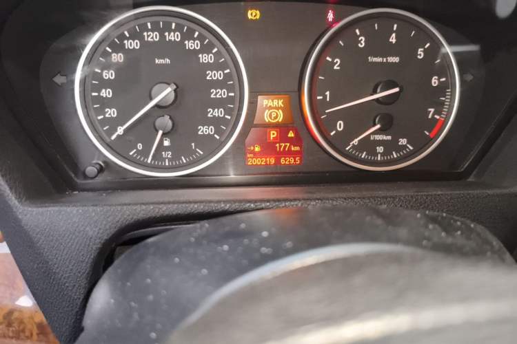 Used BMW X5 2011 xDrive35i Leading Model Odometer Close Up