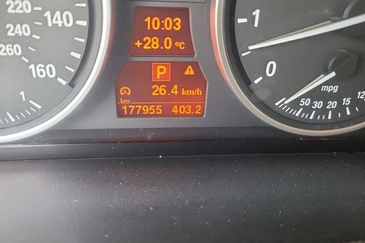 Used BMW X5 2011 xDrive35i Luxury Edition Odometer Close Up