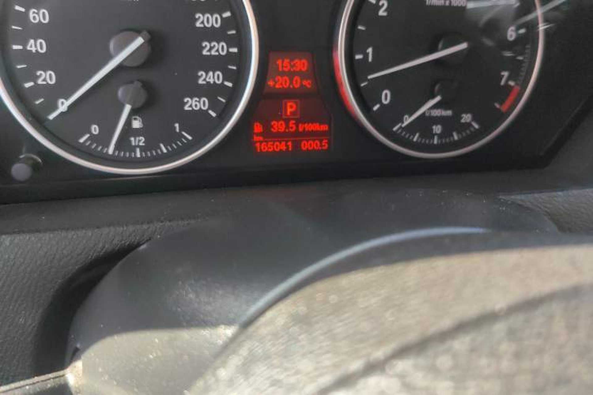 Used BMW X5 2011 xDrive35i Leading Model Odometer Close Up