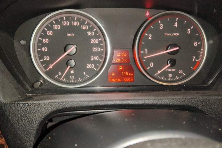 Used BMW X5 2011 xDrive35i Leading Model Odometer Close Up