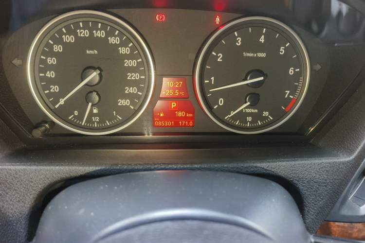 Used BMW X5 2011 xDrive35i Luxury Model Odometer Close Up
