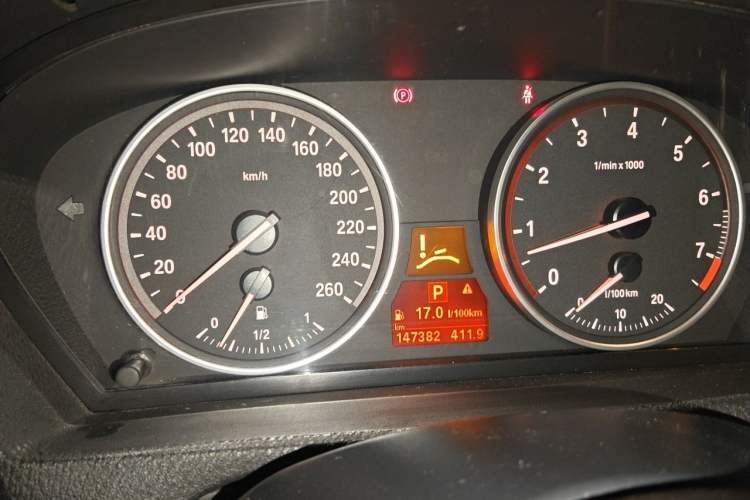 Used BMW X5 2011 xDrive35i Leading Model Odometer Close Up