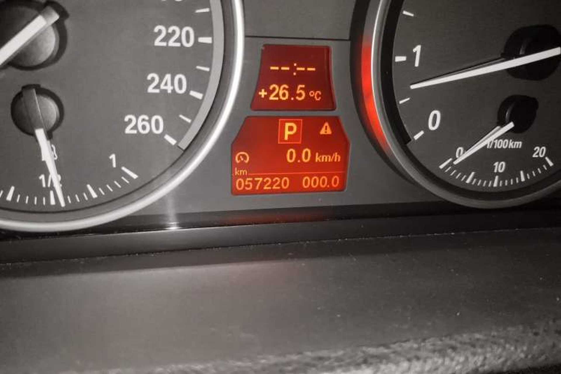 Used BMW X5 2011 xDrive35i Leading Model Odometer Close Up