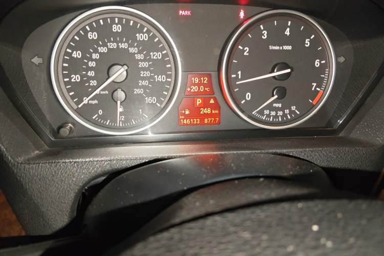 Used BMW X5  Odometer Close Up