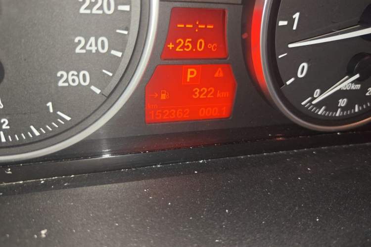 Used BMW X5 2011 xDrive35i Leading Model Odometer Close Up