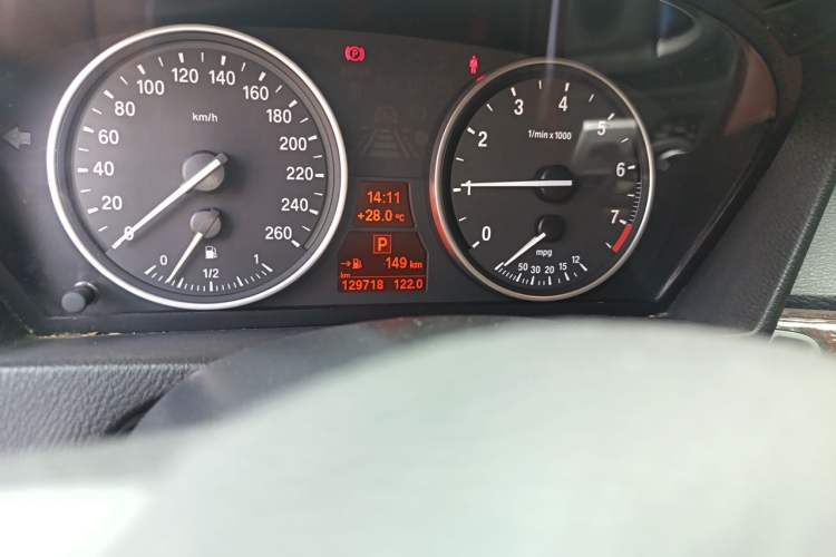 Used BMW X5 2011 xDrive35i Leading Model Odometer Close Up