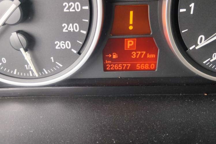 Used BMW X5 2011 xDrive35i Leading Model Odometer Close Up