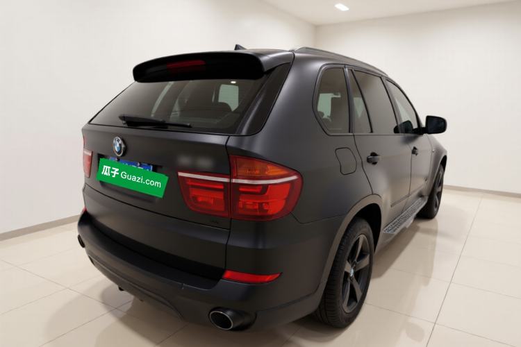 Used BMW X5 2011 xDrive35i Luxury Model Rear Right 45 Deg