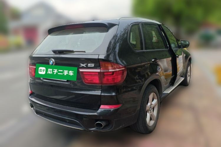 Used BMW X5 2011 xDrive35i Luxury Model Rear Right 45 Deg