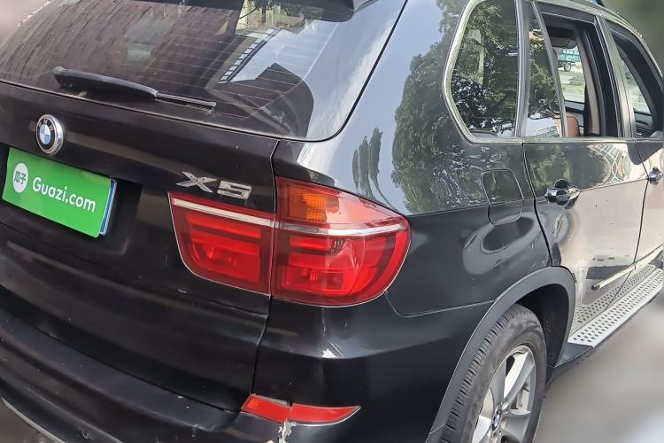 Used BMW X5 2011 xDrive35i Leading Model Rear Right 45 Deg