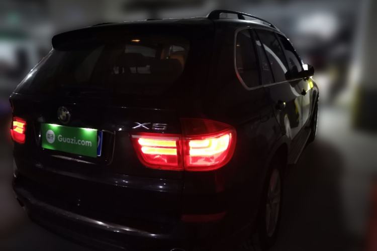 Used BMW X5 2011 xDrive35i Leading Model Rear Right 45 Deg