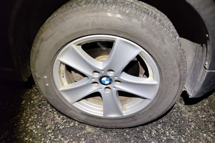 Used BMW X5 2011 xDrive35i Leading Model Right Front Wheel Hub