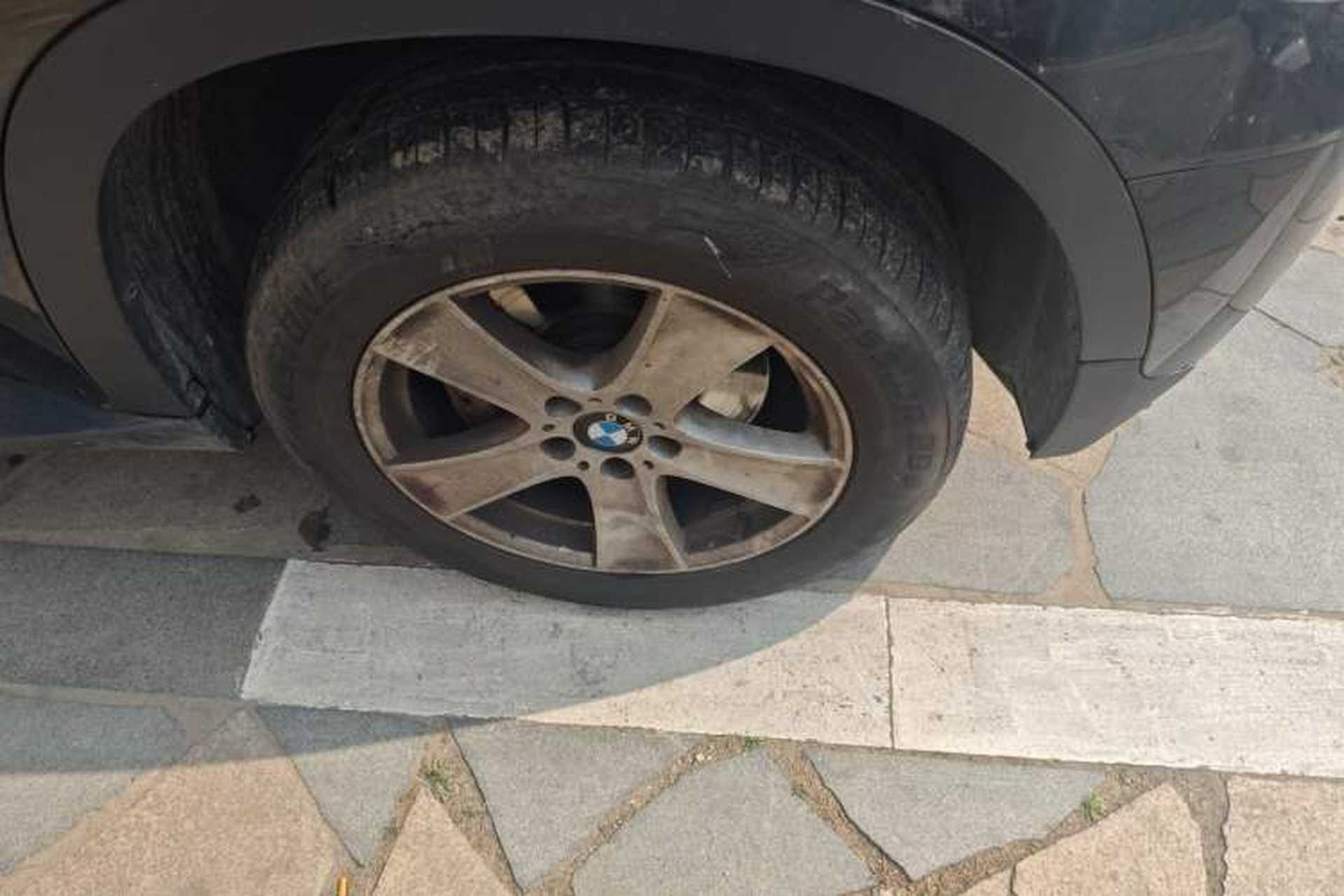 Used BMW X5 2011 xDrive35i Leading Model Right Front Wheel Hub