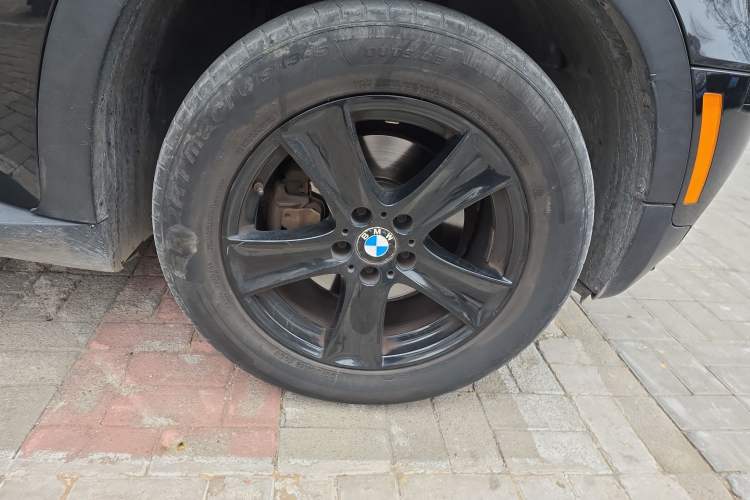 Used BMW X5 2011 xDrive35i Leading Model Right Front Wheel Hub