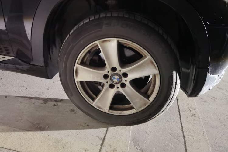 Used BMW X5 2011 xDrive35i Leading Model Right Front Wheel Hub