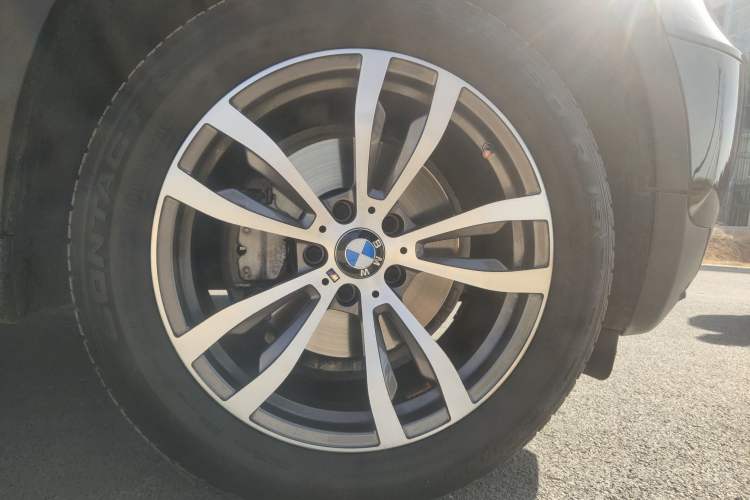 Used BMW X5 2011 xDrive35i Leading Model Right Front Wheel Hub