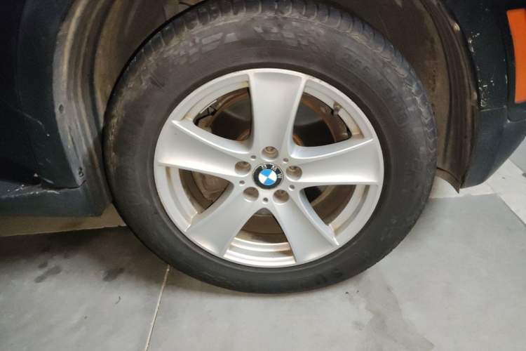 Used BMW X5 2011 xDrive35i Leading Model Right Front Wheel Hub