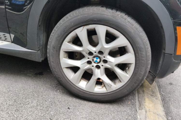 Used BMW X5 2011 xDrive35i Leading Model Right Front Wheel Hub