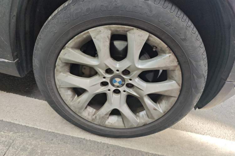 Used BMW X5 2011 xDrive35i Luxury Edition Right Front Wheel Hub