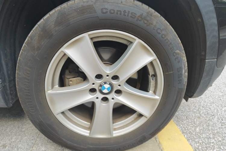 Used BMW X5 2011 xDrive35i Leading Model Right Front Wheel Hub