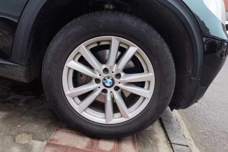Used BMW X5 2011 xDrive35i Luxury Edition Right Front Wheel Hub