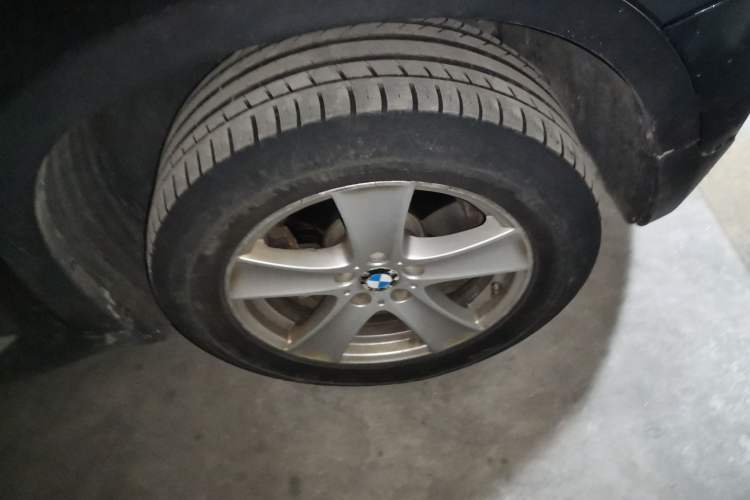 Used BMW X5 2011 xDrive35i Leading Model Right Front Wheel Hub