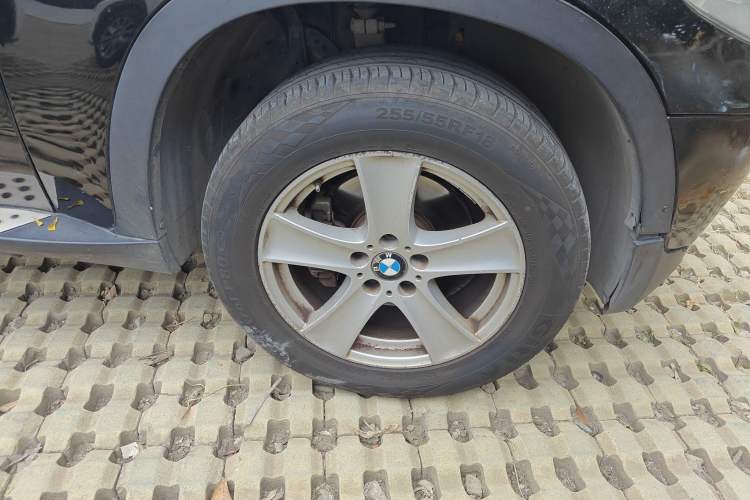 Used BMW X5 2011 xDrive35i Leading Model Right Front Wheel Hub
