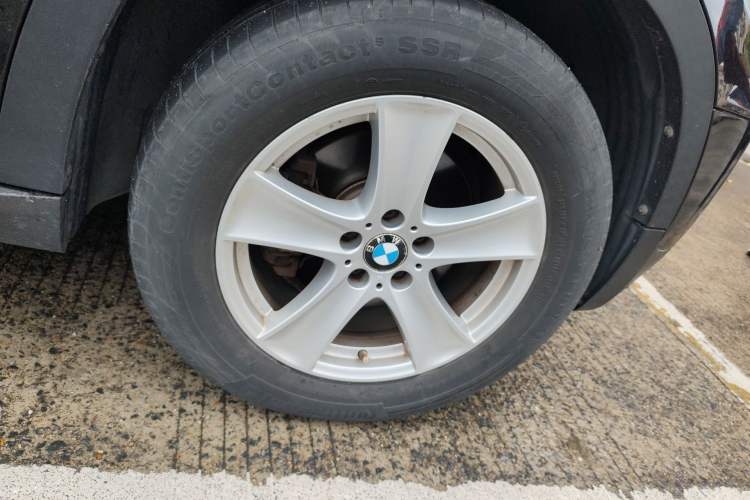 Used BMW X5 2011 xDrive35i Leading Model Right Front Wheel Hub