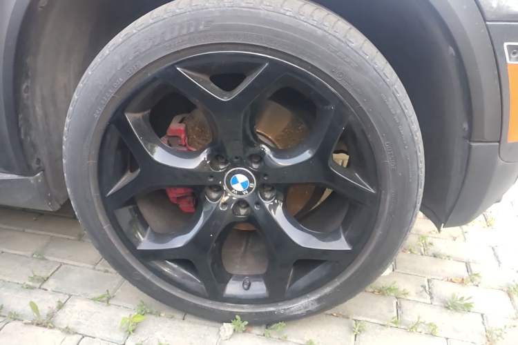 Used BMW X5 2011 xDrive35i Leading Model Right Front Wheel Hub