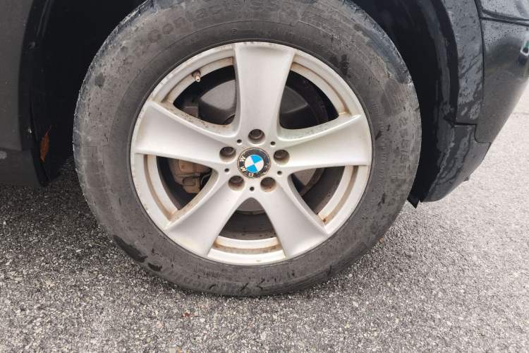 Used BMW X5 2011 xDrive35i Leading Model Right Front Wheel Hub