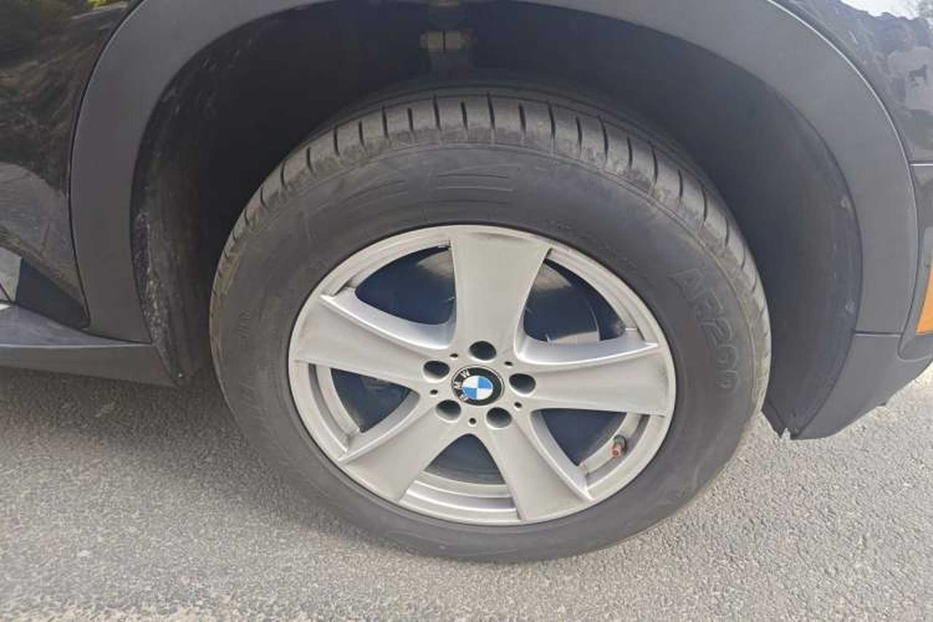 Used BMW X5  Right Front Wheel Hub