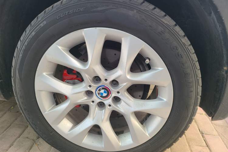 Used BMW X5 2011 xDrive35i Luxury Edition Right Front Wheel Hub