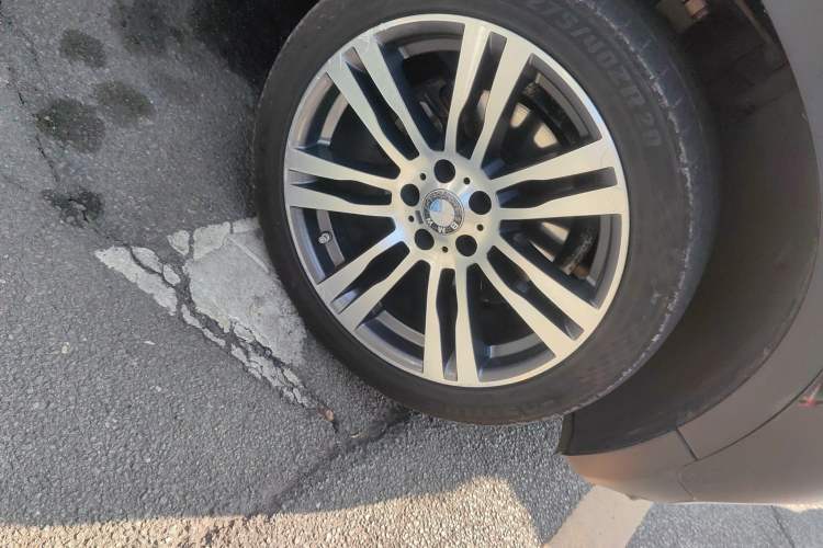 Used BMW X5 2011 xDrive35i Leading Model Right Front Wheel Hub