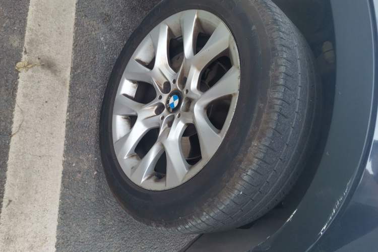 Used BMW X5 2011 xDrive35i Leading Model Right Front Wheel Hub