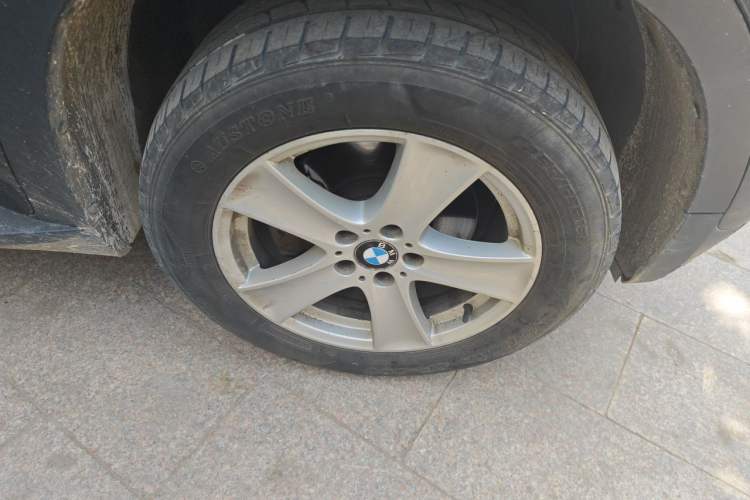Used BMW X5 2011 xDrive35i Leading Model Right Front Wheel Hub