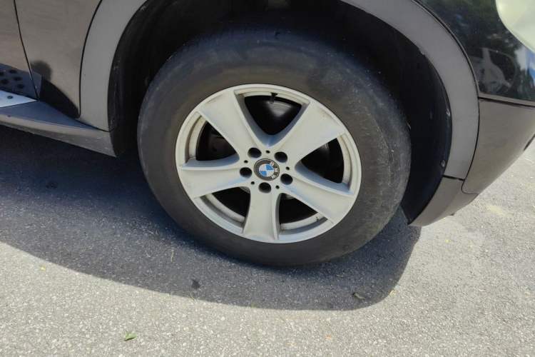 Used BMW X5 2011 xDrive35i Leading Model Right Front Wheel Hub