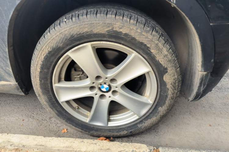 Used BMW X5 2011 xDrive35i Leading Model Right Front Wheel Hub