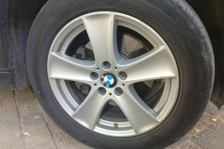 Used BMW X5 2011 xDrive35i Leading Model Right Front Wheel Hub