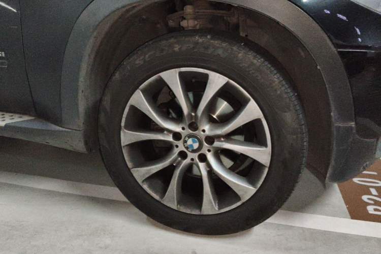 Used BMW X5 2011 xDrive35i Leading Model Right Front Wheel Hub