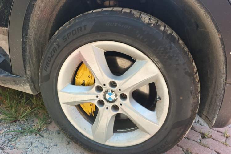 Used BMW X5 2011 xDrive35i U.S. specification Right Front Wheel Hub